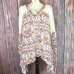 NWT Gimmick Top - Red & Cream Colored Boho Style W/ Lace Details (Size XS)